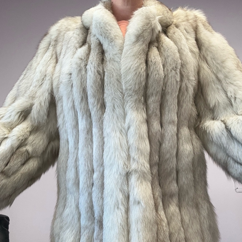 Women’s Blue Fox Beige/Cream Fur Coat vintage